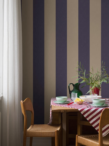 9794W_BjaÌˆroÌˆStripe_Roomshot_2.jpg