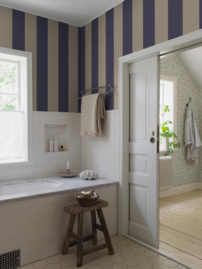9794W_BjaÌˆroÌˆStripe_Roomshot_3.jpg