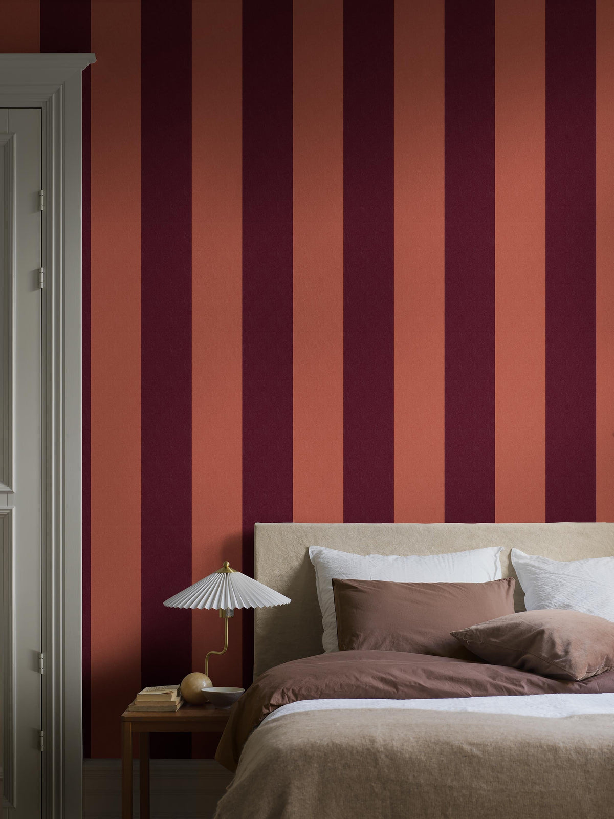 9798W_BjaÌˆroÌˆStripe_Bedroom_Roomshot_6.jpg