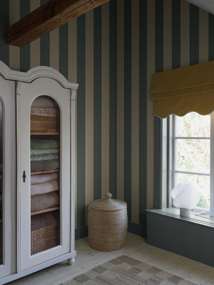 9800W_BaÌŠstadStripe_Roomshot_1.jpg