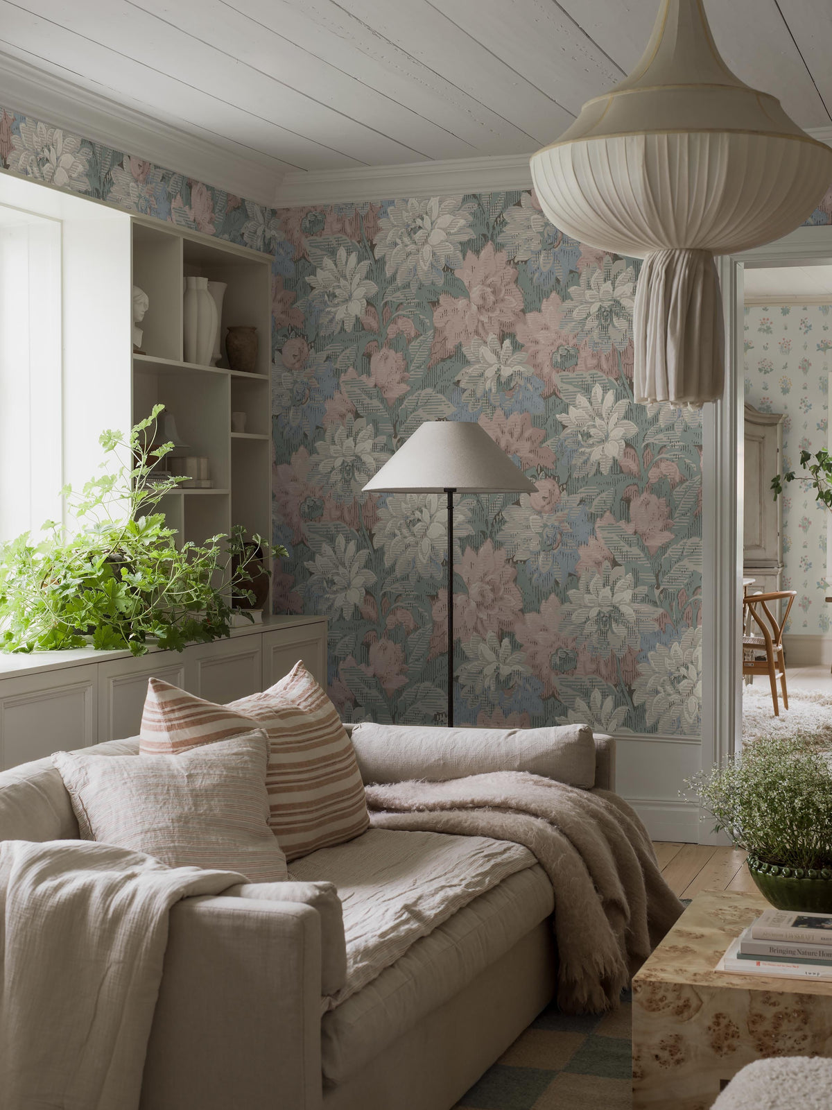 9878W_DelilahGrand_Roomshot_2.jpg