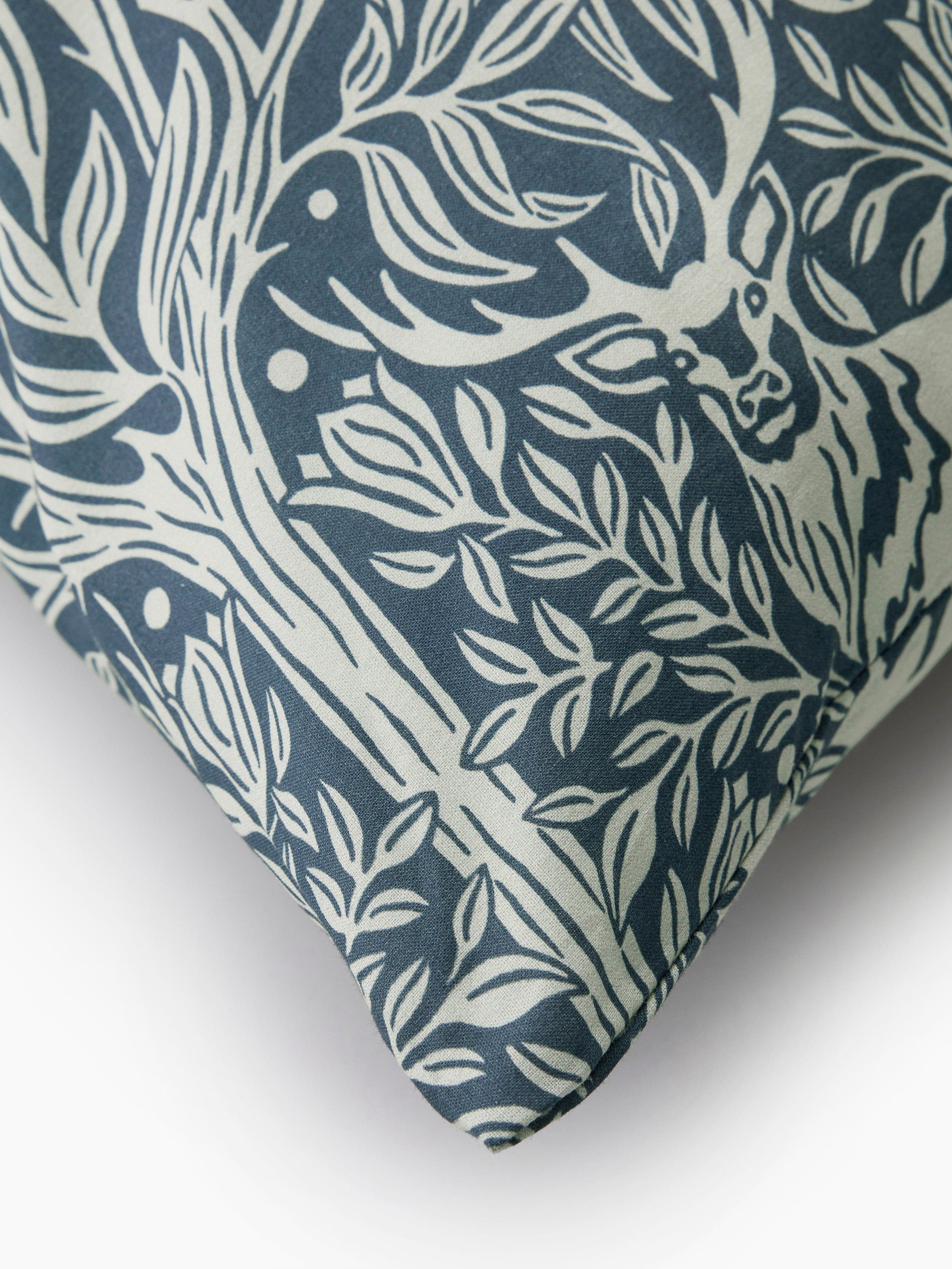 C720472_UnderTheElderTree-Orngott_Detail.jpg