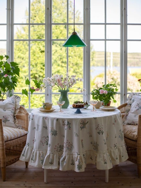 Ängsflora Round Tablecloth Frill