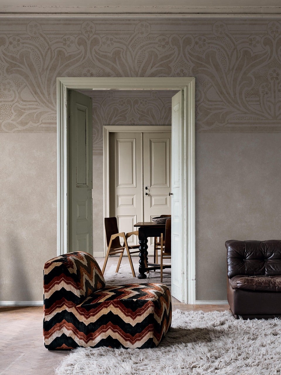 9694W_Ornament_Roomshot.jpg