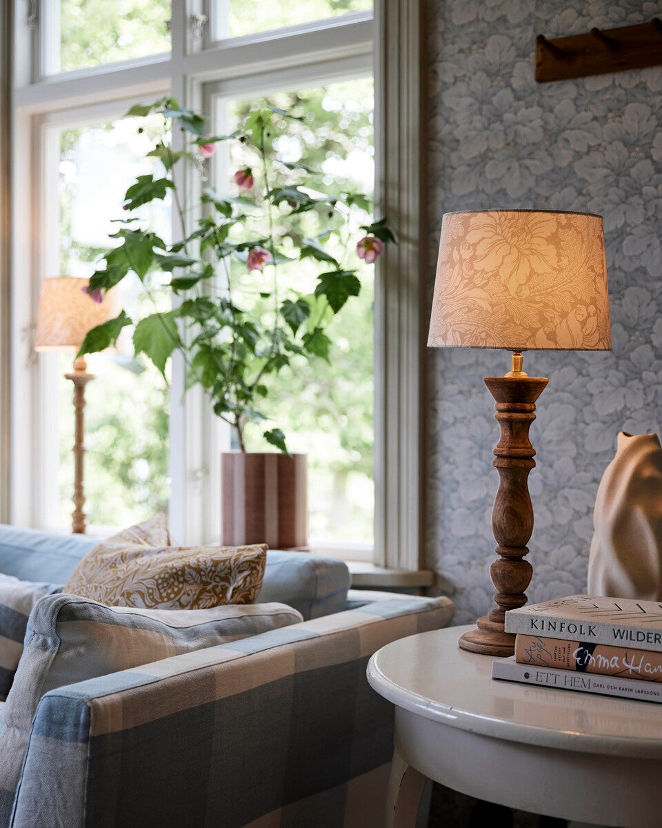 Kampanj_PRHome_C1220111_Acanthuslampskarm25cm_Roomshot_2.jpg