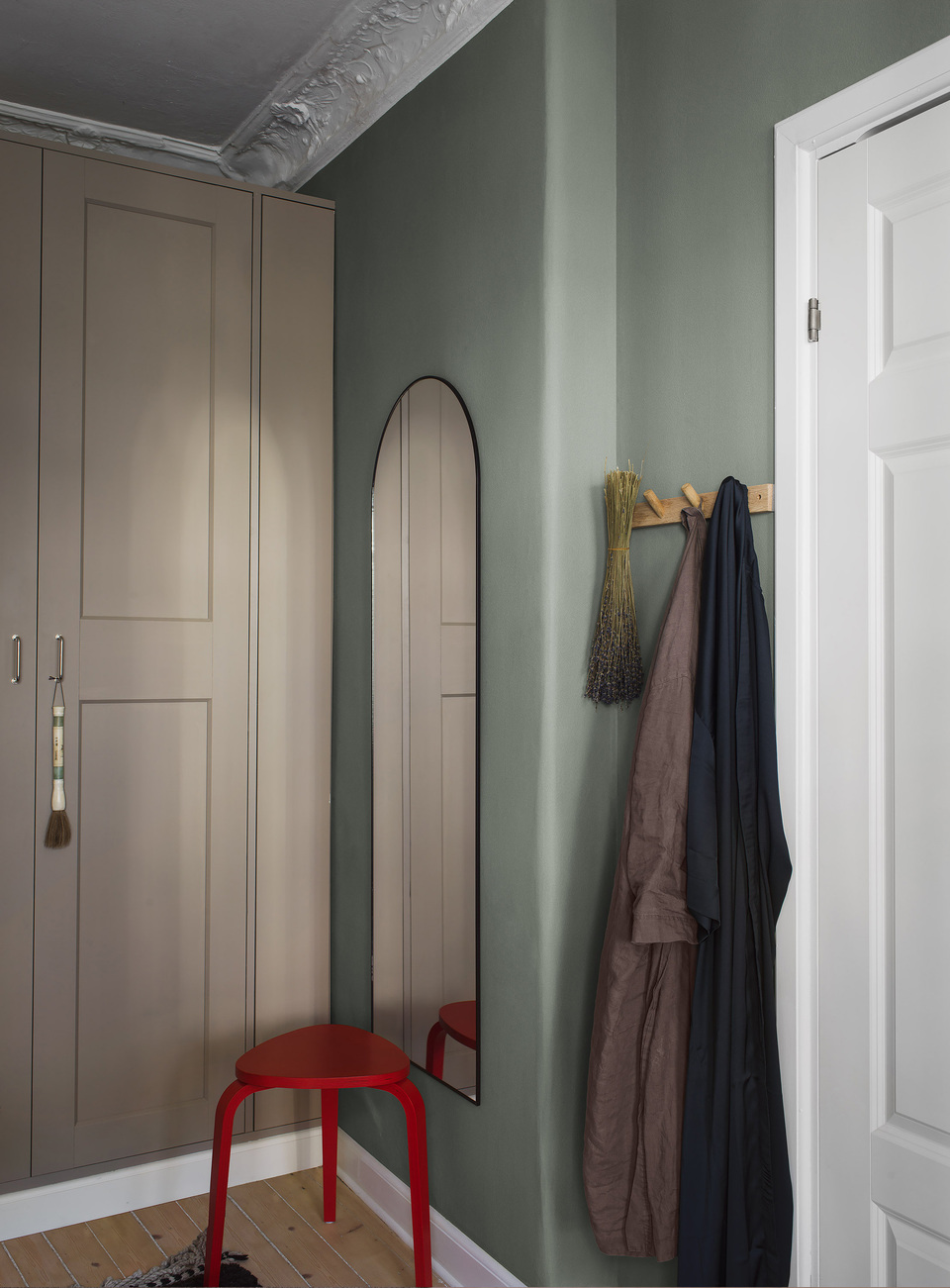 CambrianSand_Image_Roomshot_Diningarea_Item_7580.jpg