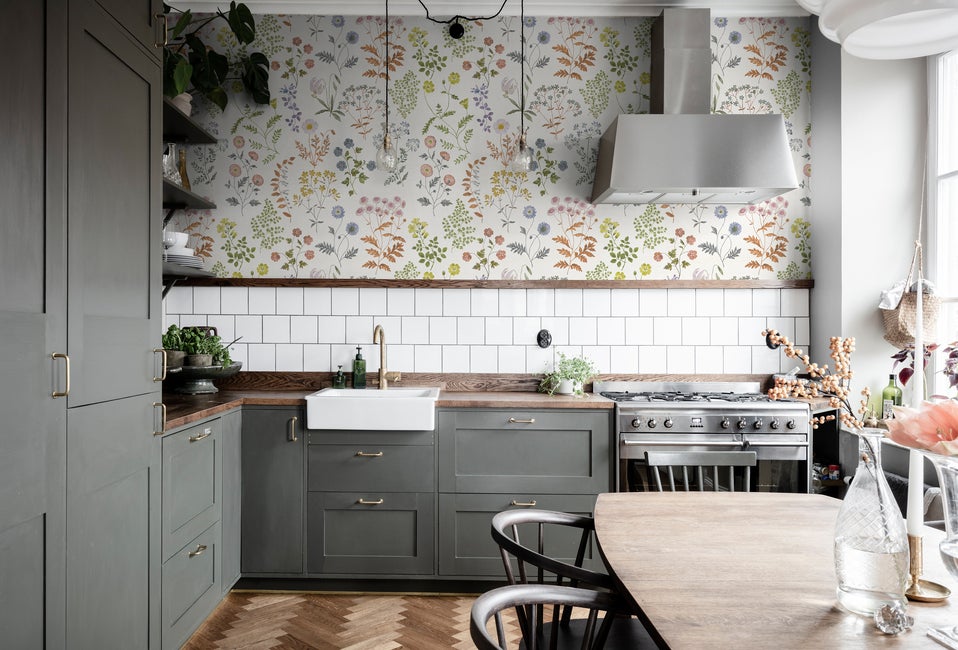 Botanica, White custom-fit wallpaper - Boråstapeter