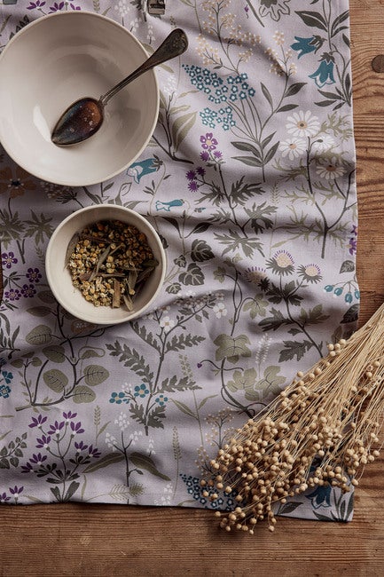 Flora table runner